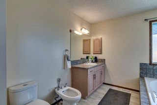 Photo 23: 118 Everwillow Close SW in Calgary: Evergreen Detached for sale : MLS®# A2053821