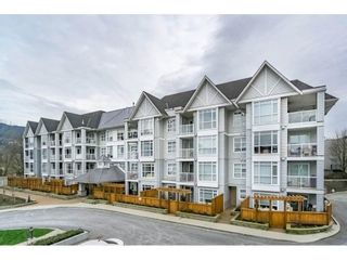 Photo 1: 201 3148 ST JOHNS Street in Port Moody: Port Moody Centre Condo for sale in "SONRISA" : MLS®# R2387376