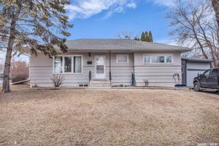 Photo 1: 1813 Park Avenue in Saskatoon: Holliston Residential for sale : MLS®# SK966363