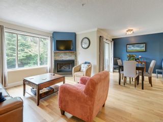 Photo 2: 4 127 Aldersmith Pl in View Royal: VR Glentana Row/Townhouse for sale : MLS®# 907347