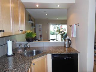 Photo 6: 301 360 E 2ND Street in North Vancouver: Lower Lonsdale Condo for sale in "Emerald Manor" : MLS®# R2084102