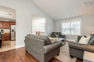 Photo 6: 387 Crooked Stick Pass in Beaver Bank: 26-Beaverbank, Upper Sackville Residential for sale (Halifax-Dartmouth)  : MLS®# 202302381