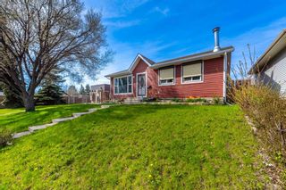 Photo 2: 6908 15 Avenue SE in Calgary: Applewood Park Detached for sale : MLS®# A2131260