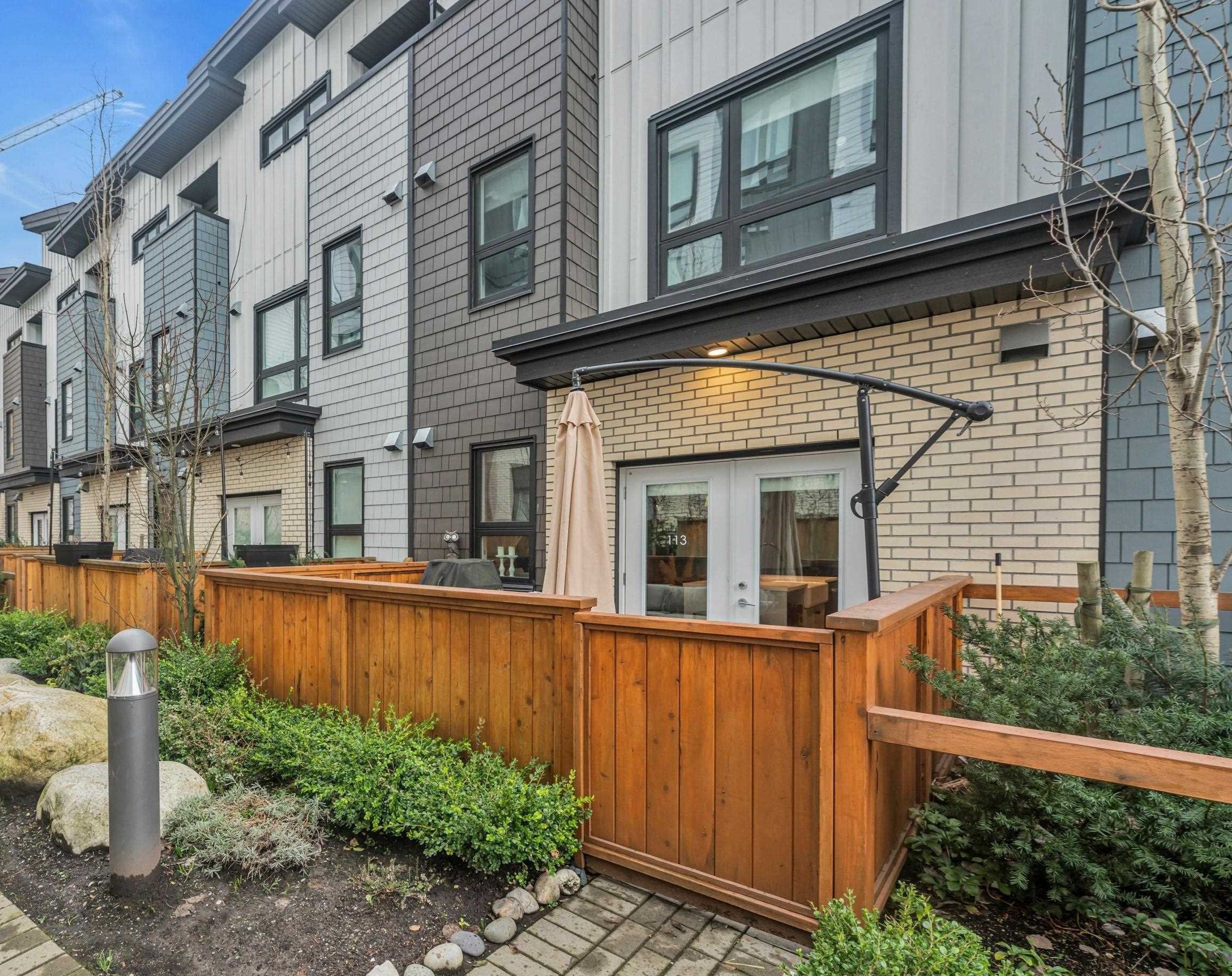 Main Photo: 113 515 E 2ND Street in North Vancouver: Lower Lonsdale Townhouse for sale : MLS®# R2751980