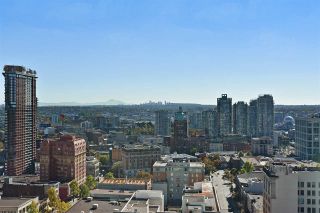 Photo 1: 2409 438 SEYMOUR Street in Vancouver: Downtown VW Condo for sale in "CONFERENCE PLAZA" (Vancouver West)  : MLS®# R2003999