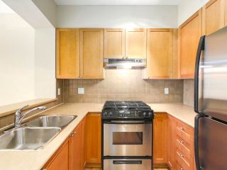 Photo 6: 413 2280 WESBROOK Mall in Vancouver: University VW Condo for sale in "KEATS HALL" (Vancouver West)  : MLS®# R2173808