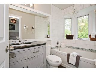 Photo 14: 21510 83B Avenue in Langley: Walnut Grove House for sale in "Forest Hills" : MLS®# F1442407
