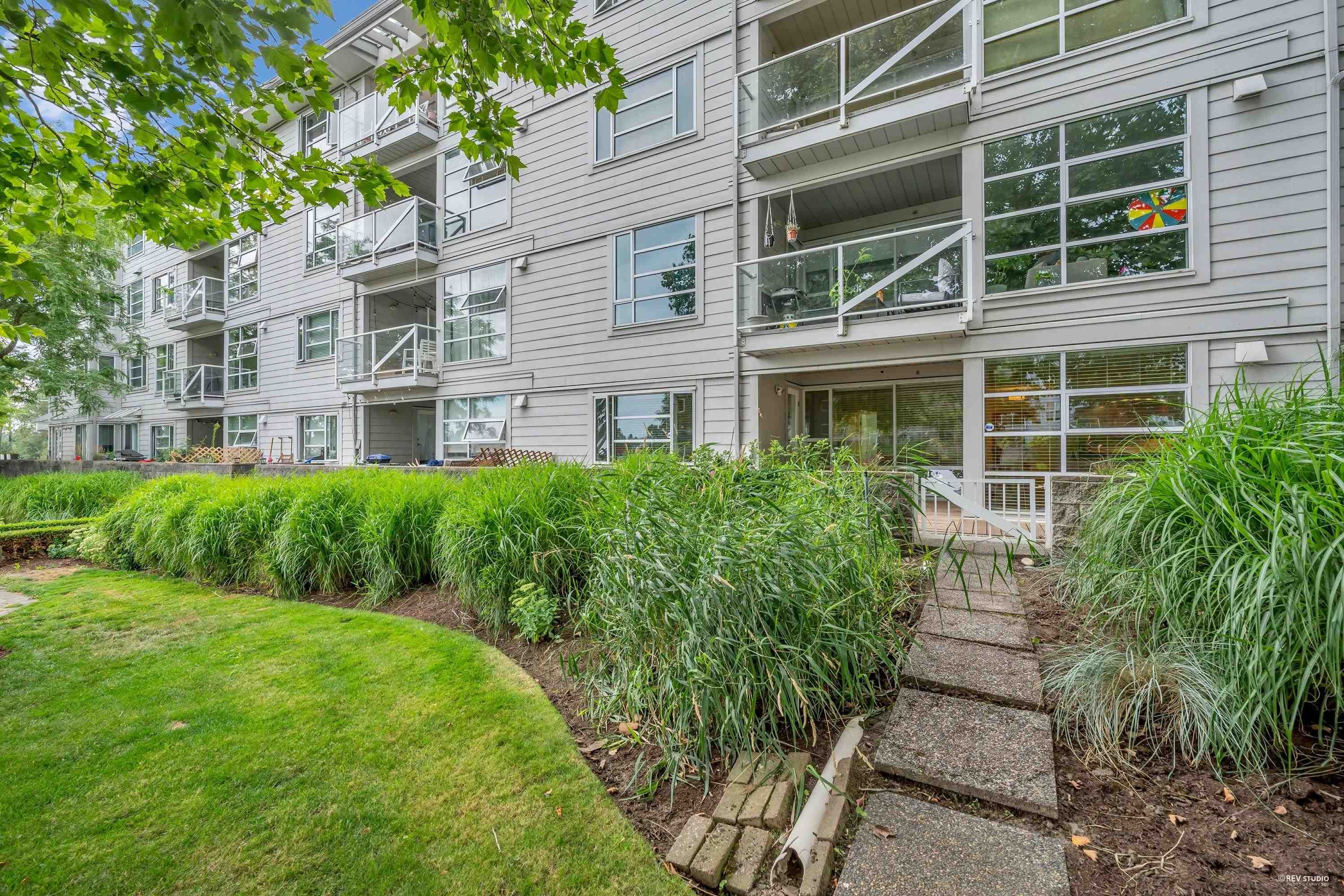 Main Photo: 112 1990 E KENT AVENUE SOUTH in Vancouver: South Marine Condo for sale in "Harbour House at Tugboat Landing" (Vancouver East)  : MLS®# R2817976