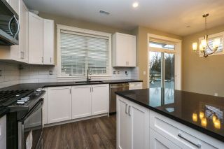 Photo 5: 18 32921 14 Avenue in Mission: Mission BC Townhouse for sale in "Southwynd" : MLS®# R2055547