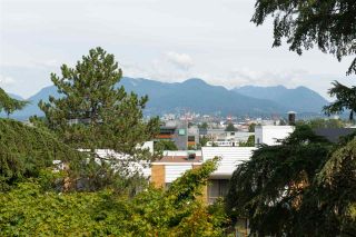 Photo 16: 402 1066 E 8TH Avenue in Vancouver: Mount Pleasant VE Condo for sale in "Landmark Caprice" (Vancouver East)  : MLS®# R2503567