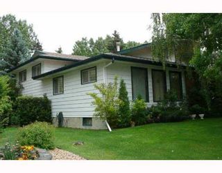 Photo 2: 517 OAKRIDGE Way SW in CALGARY: Oakridge Residential Detached Single Family for sale (Calgary)  : MLS®# C3387070