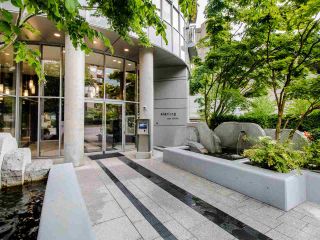 Photo 1: PH3 1050 SMITHE Street in Vancouver: West End VW Condo for sale in "STERLING" (Vancouver West)  : MLS®# R2495075