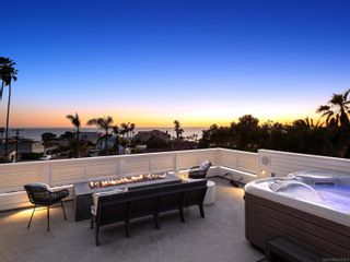Main Photo: PACIFIC BEACH House for sale : 8 bedrooms : 672 Pacific View Dr in San Diego