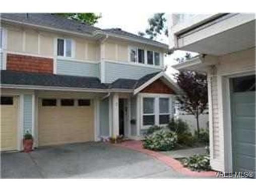 Main Photo:  in VICTORIA: SE High Quadra Row/Townhouse for sale (Saanich East)  : MLS®# 440639