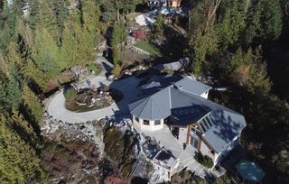 Photo 1: 10670 WOOD BAY HEIGHTS Road in Halfmoon Bay: Halfmn Bay Secret Cv Redroofs House for sale (Sunshine Coast)  : MLS®# R2800735