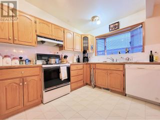Photo 2: 2425 ELLISON DRIVE in Prince George: House for sale : MLS®# R2848592