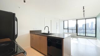 Photo 10: 1208 977 MAINLAND Street in Vancouver: Yaletown Condo for sale in "Yaletown Park 3" (Vancouver West)  : MLS®# R2758696