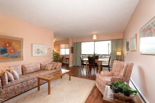 Photo 1: 304 515 ELEVENTH Street in New Westminster: Uptown NW Condo for sale in "Magnolia Manor" : MLS®# R2842376