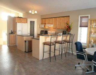 Photo 2: 23 PETER SOSIAK Bay in WINNIPEG: Transcona Residential for sale (North East Winnipeg)  : MLS®# 2822502