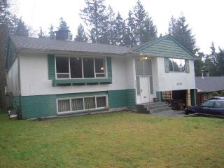 Photo 1: 2250 HOSKINS Road in North Vancouver: Westlynn Terrace House for sale in "Westlynn Terrace" : MLS®# V927415