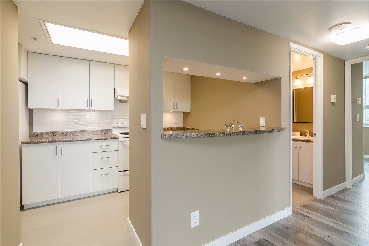 Photo 10: Photos: 1405 10523 UNIVERSITY Drive in Surrey: Whalley Condo for sale in "GRANDVIEW COURT" (North Surrey)  : MLS®# R2488510
