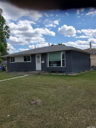 Photo 1: 502 W Avenue South in Saskatoon: Pleasant Hill Residential for sale : MLS®# SK905834