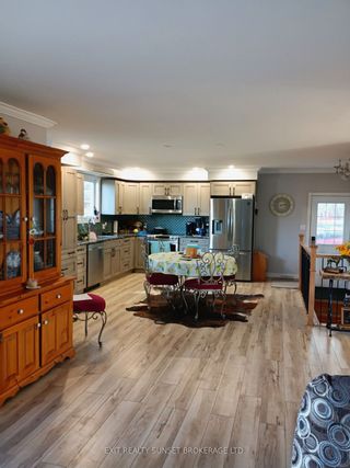 Photo 2: 225 West Street in Kawartha Lakes: Bobcaygeon House (Bungalow) for sale : MLS®# X7396546