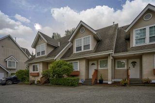 Photo 1: 2 19948 WILLOUGHBY Way in Langley: Willoughby Heights Townhouse for sale in "Cranbrook Court" : MLS®# R2498634