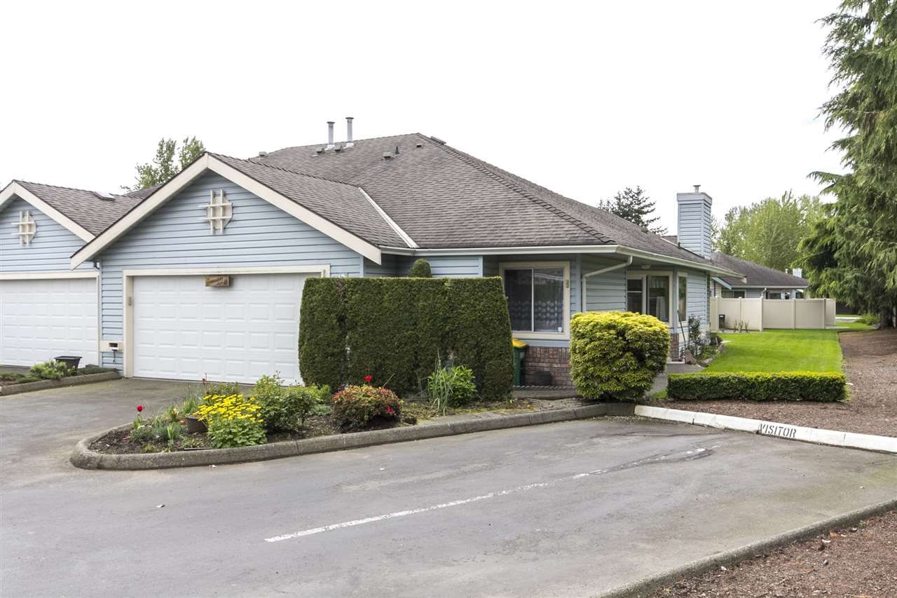 Main Photo: 75 5550 LANGLEY Bypass in Langley: Salmon River Townhouse for sale in "Riverwynde" : MLS®# R2164746