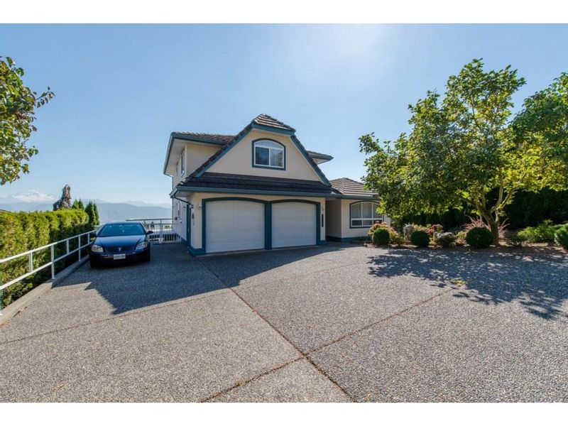 FEATURED LISTING: 35976 EMPRESS Drive Abbotsford