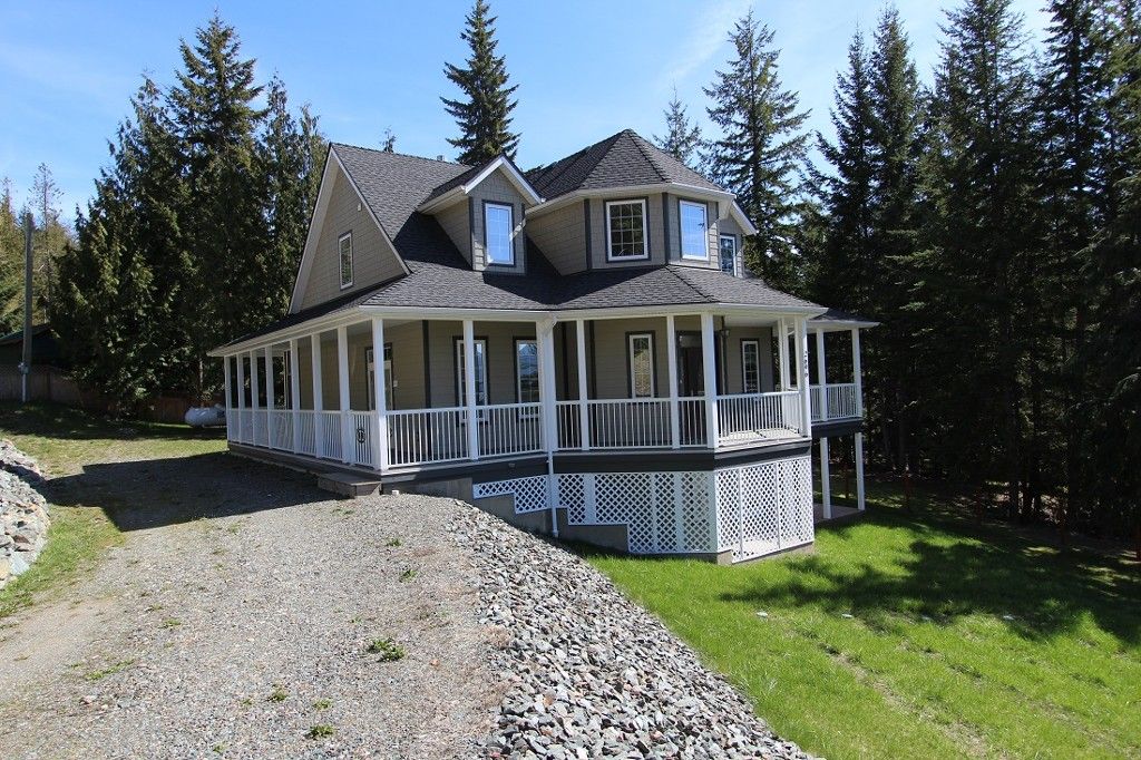Main Photo: 2696 Fraser Road in Anglemont: North Shuswap House for sale (Shuswap)  : MLS®# 10114033