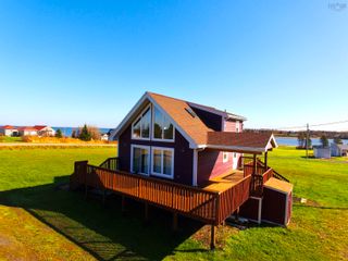 Photo 1: 618 Caribou Island Road in Caribou Island: 108-Rural Pictou County Residential for sale (Northern Region)  : MLS®# 202224760