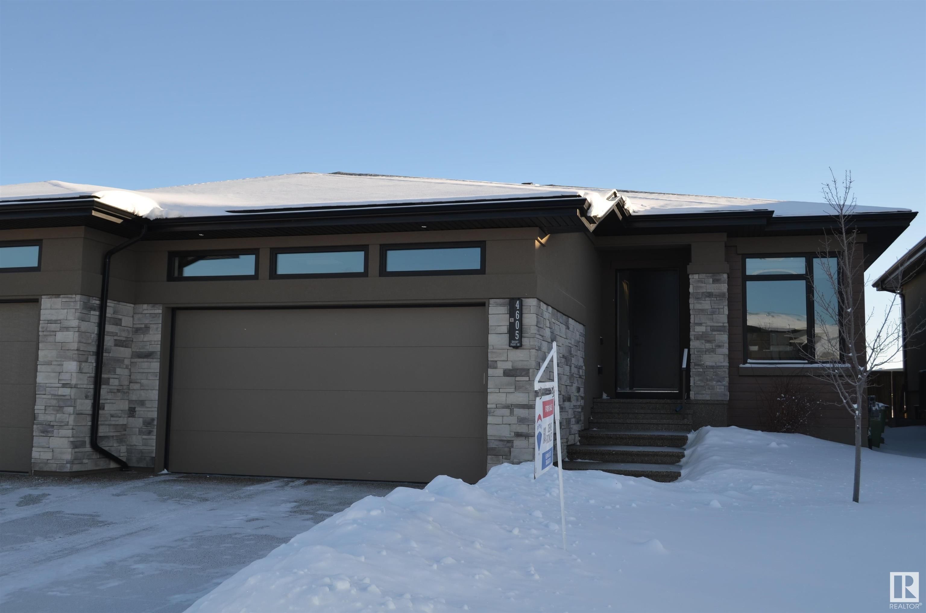 Main Photo: 4605 KNIGHT Point in Edmonton: Zone 56 House Half Duplex for sale : MLS®# E4323068