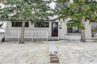 Photo 1: 65 Hyslop Drive SW in Calgary: Haysboro Detached for sale : MLS®# A1203412