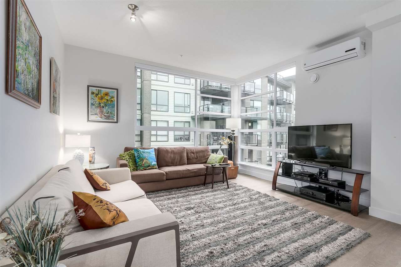 Photo 3: Photos: 404 719 W 3RD STREET in North Vancouver: Harbourside Condo for sale : MLS®# R2446930