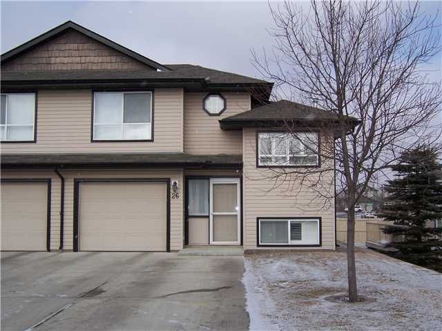 Main Photo: 26 103 FAIRWAYS Drive NW: Airdrie Townhouse for sale : MLS®# C3508067