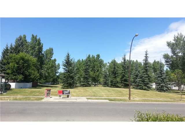Main Photo: 1763 66 Avenue SE in CALGARY: Lynnwood_Riverglen Residential Detached Single Family for sale (Calgary)  : MLS®# C3627836