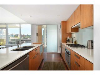 Photo 6: 703 1675 W 8TH Avenue in Vancouver: Fairview VW Condo for sale in "CAMERA" (Vancouver West)  : MLS®# V1019102