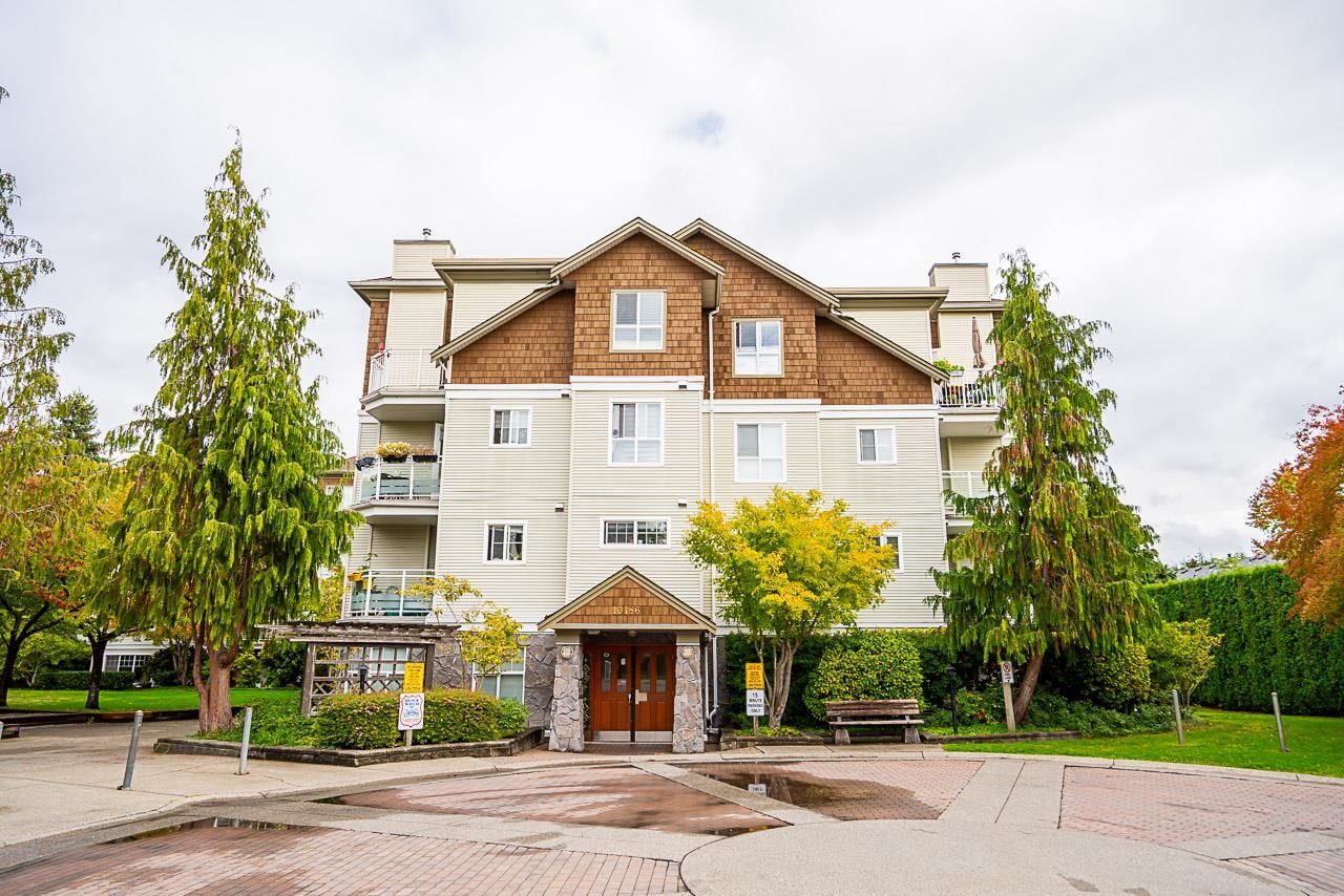 Main Photo: 414 10186 155 Street in Surrey: Guildford Condo for sale in "THE SOMMERSET" (North Surrey)  : MLS®# R2816575