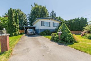 Photo 1: 46330 CHILLIWACK CENTRAL Road in Chilliwack: House for sale : MLS®# R2701160