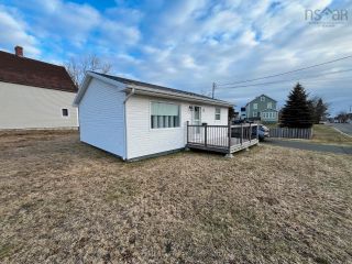 Main Photo: 374 York Street in Glace Bay: 203-Glace Bay Residential for sale (Cape Breton)  : MLS®# 202406059