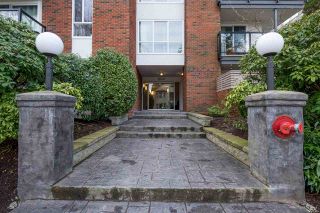 Photo 17: 106 1640 W 11TH Avenue in Vancouver: Fairview VW Condo for sale in "HERITAGE HOUSE" (Vancouver West)  : MLS®# R2141324