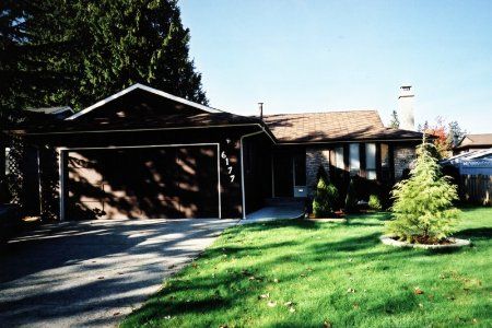 Main Photo: 6177 130 Street, Surrey: House for sale (Panorama Ridge)  : MLS®# 2327012