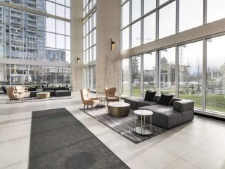 Photo 4: 907 6383 MCKAY Avenue in Burnaby: Metrotown Condo for sale in "Gold House" (Burnaby South)  : MLS®# R2532723