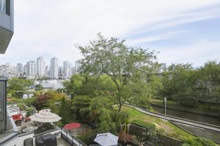 Photo 1: 408 456 MOBERLY Road in Vancouver: False Creek Condo for sale in "Pacific Cove" (Vancouver West)  : MLS®# R2398839