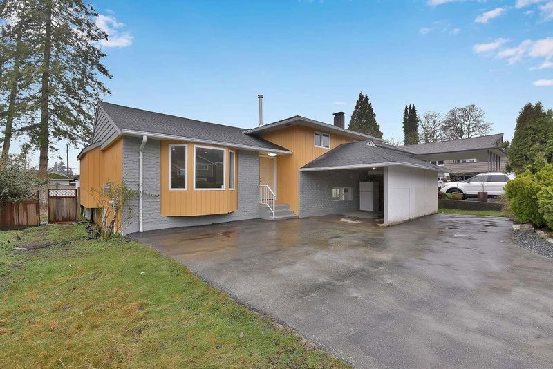FEATURED LISTING: 1129 RIDLEY Drive Burnaby