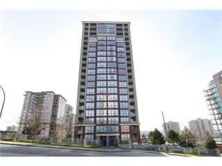 Photo 1: 1102 850 ROYAL Avenue in New Westminster: Downtown NW Condo for sale in "THE ROYALTON" : MLS®# R2465488