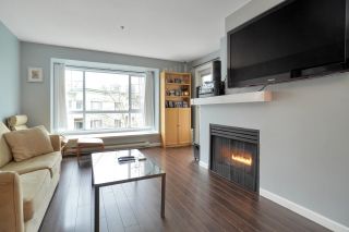 Photo 1: 406 1242 TOWN CENTRE Boulevard in Coquitlam: Central Coquitlam Condo for sale in "THE KENNEDY" : MLS®# R2543525