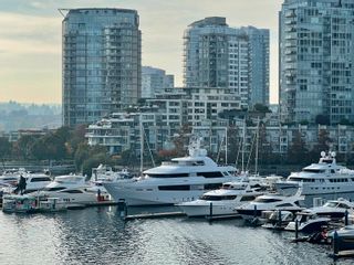 Photo 39: 1007 1288 MARINASIDE Crescent in Vancouver: Yaletown Condo for sale in "Crestmark 1" (Vancouver West)  : MLS®# R2728871