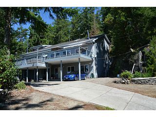 Photo 1: 5623 LEANING TREE Road in Halfmoon Bay: Halfmn Bay Secret Cv Redroofs House for sale in "LEANING TREE" (Sunshine Coast)  : MLS®# V1040649